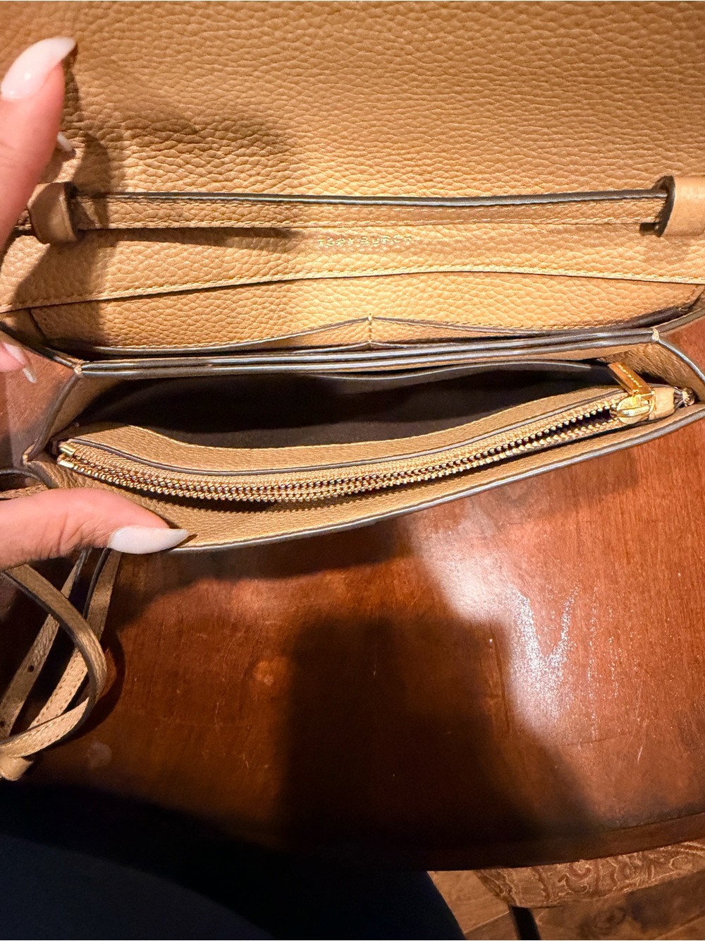 Tory Burch McGraw Wallet Pebbled Leather Crossbody - Picture 4 of 5